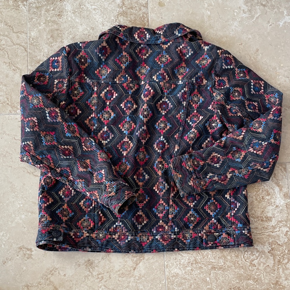 Multicolor Patterned Jacket - Picture 5 of 5